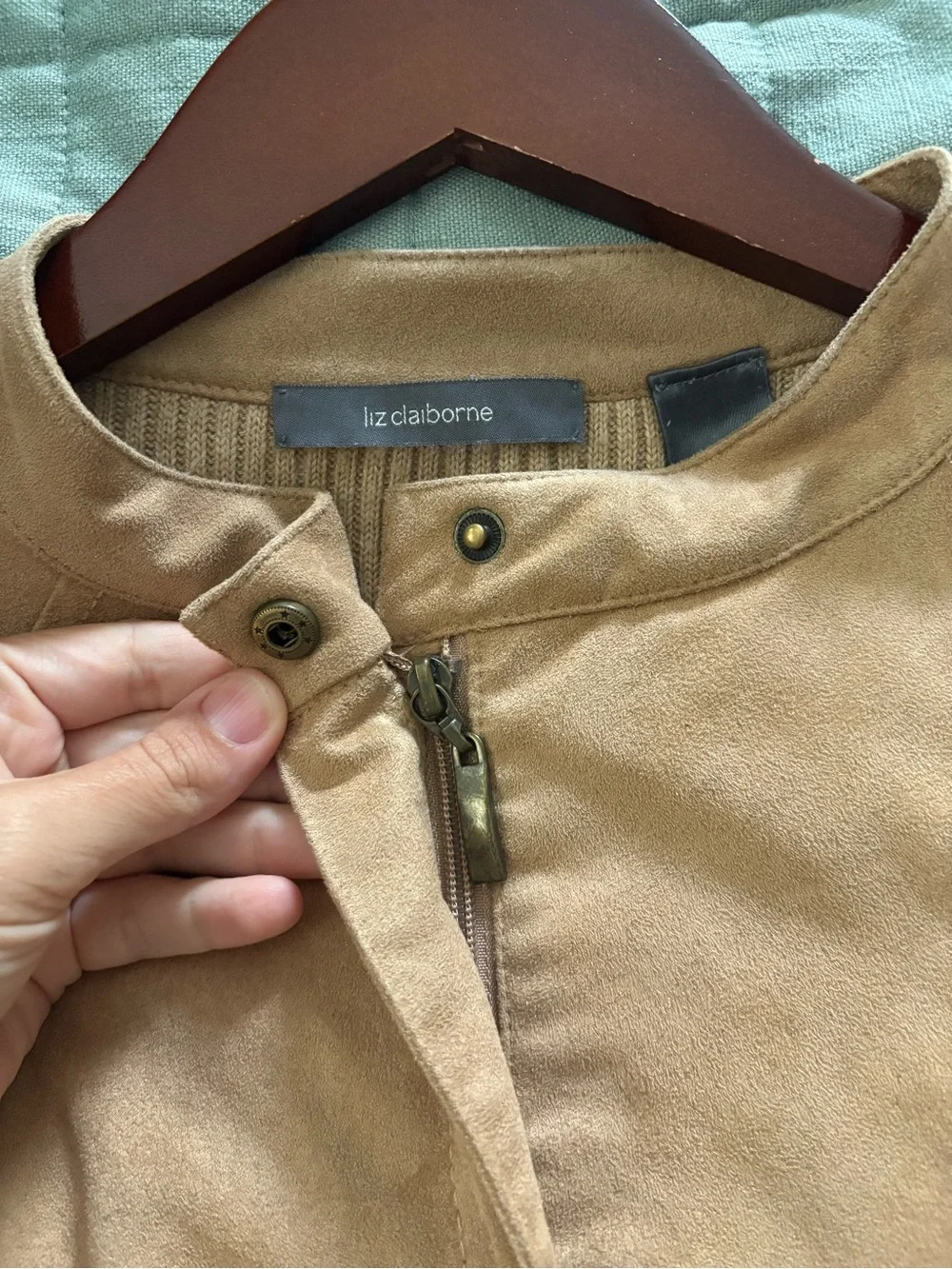 Liz Claiborne 📏 approximate